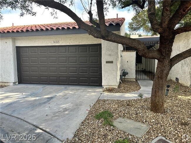 Building Photo - 3422 Pino Cir Rental