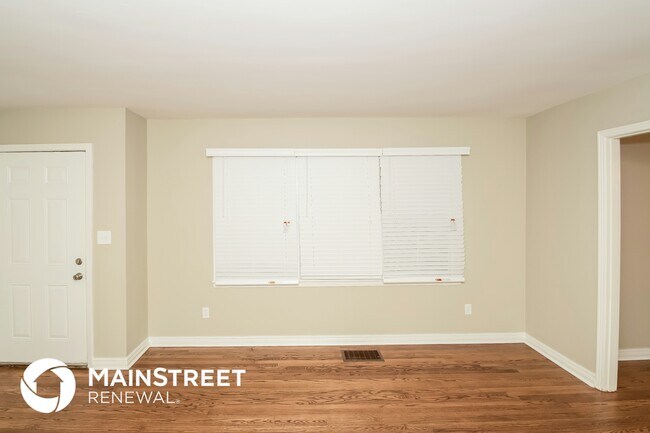 Photo - 513 Goldenrod Dr