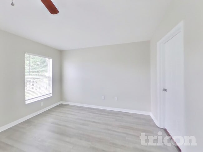 Photo - 3418 Thistledown Ln