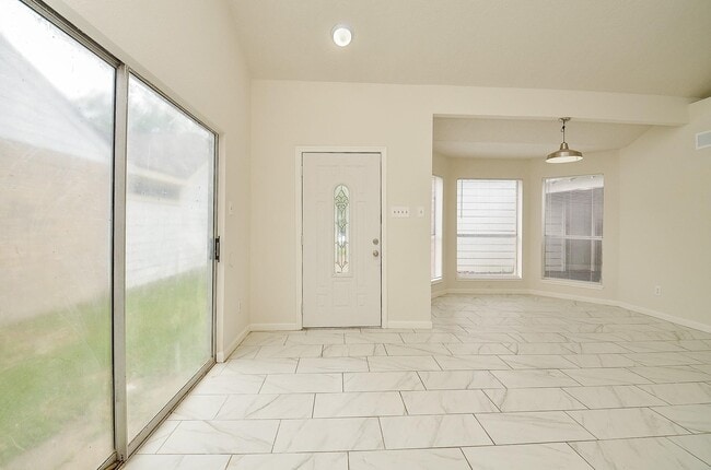 11818 Spring Grove Dr