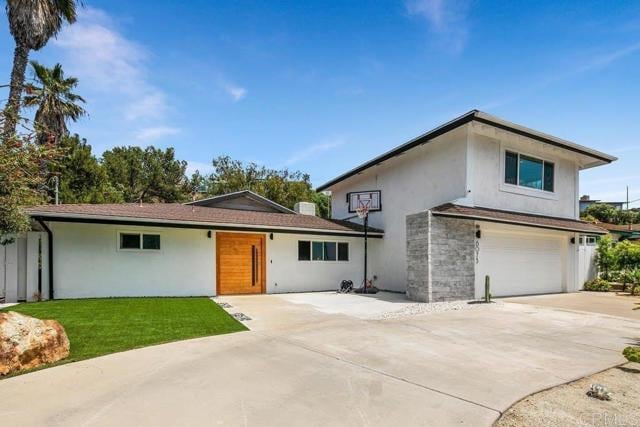 Building Photo - 6073 Avenida Chamnez