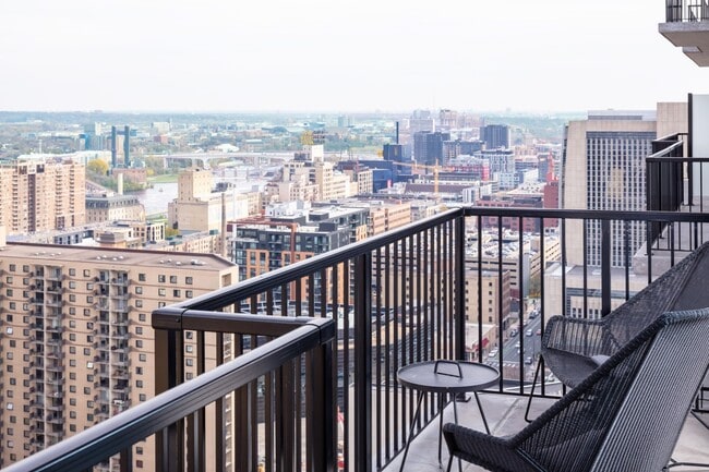 365 Nicollet