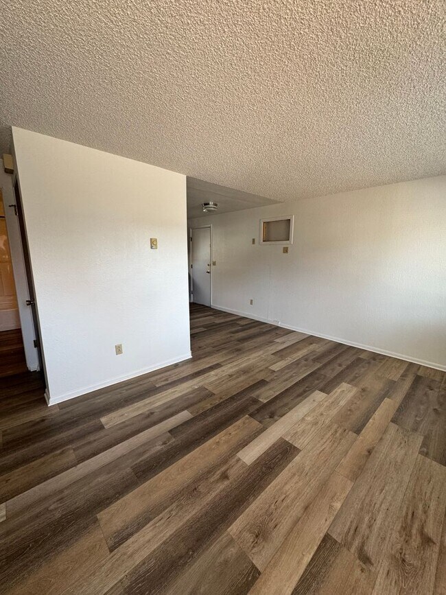 Photo - 115 Hudson Ave Unit E