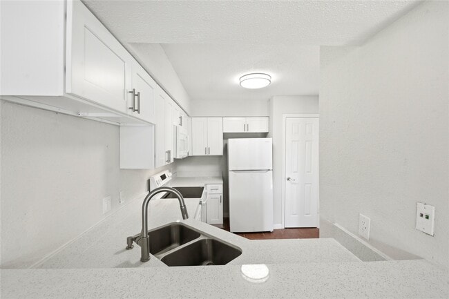 Photo - 12500 Sandpiper Dr Unidad 121