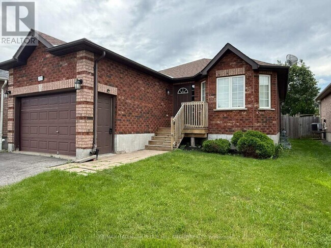 Photo - 171 Hanmer St E