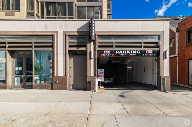 Photo - The Windsor at Forest Hills