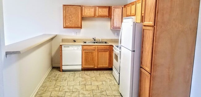 Building Photo - 21048 Harbor Ln Unit B