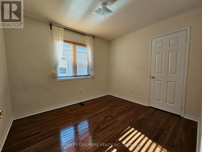 Photo - 19 Voysey Way