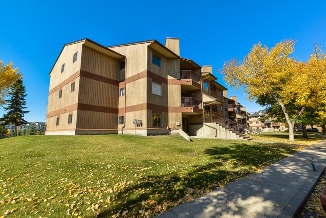 Building Photo - Warwick Apartments