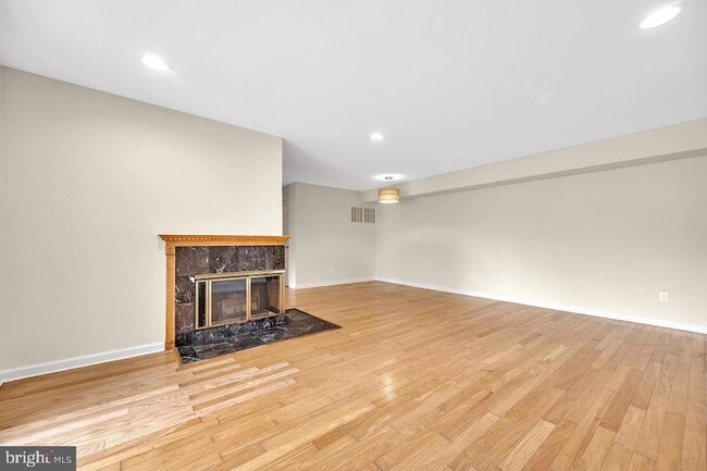 Photo - 204 Salem Ct Unidad 1