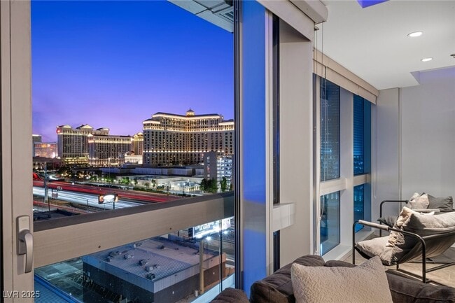 Building Photo - 4471 Dean Martin Dr Unit 1108
