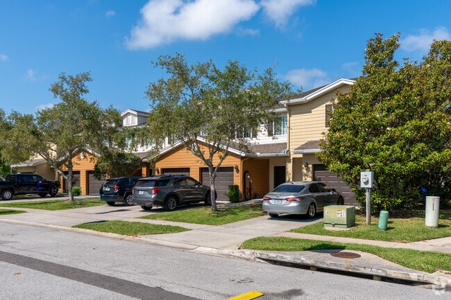 605 N Thacker Ave Kissimmee, FL 34741-4832 - Boca Palms Townhomes