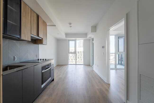 Photo - 1001-1037 The Queensway Ave Unit 1001