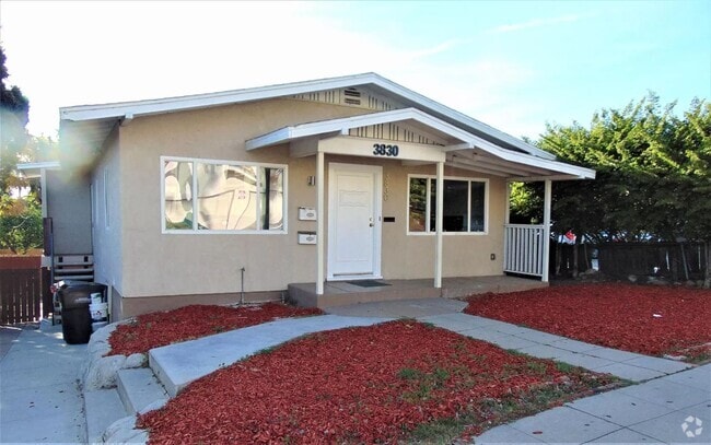 Building Photo - 4 Bed/2 Bath Home in North Park!