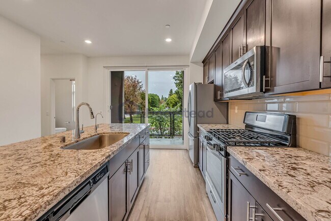 Photo - 1536 W Cameron Ave Condo