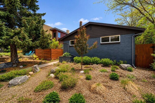 Photo - Beautiful 2-Bedroom Duplex with Granite Countertops & Hardwood Floors in the Heart of Denver!