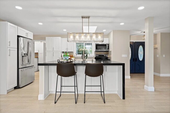 Photo - 875 Brittany Ln