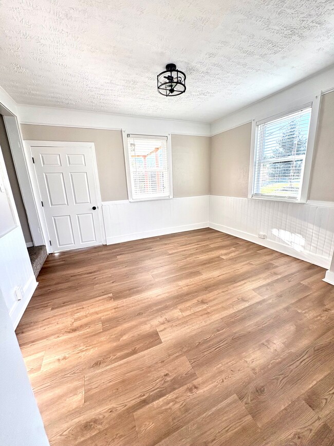 Photo - 102 N Baltimore St