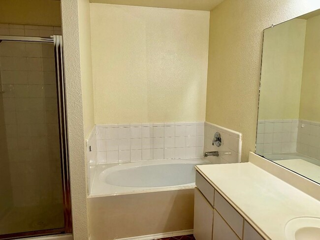 Building Photo - 1375 Hitchin Ln