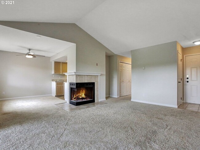 Sunny 2bdrm/2bath Condo in South Beaverton... - Sunny 2bdrm/2bath Condo in South Beaverton... Unidad L7