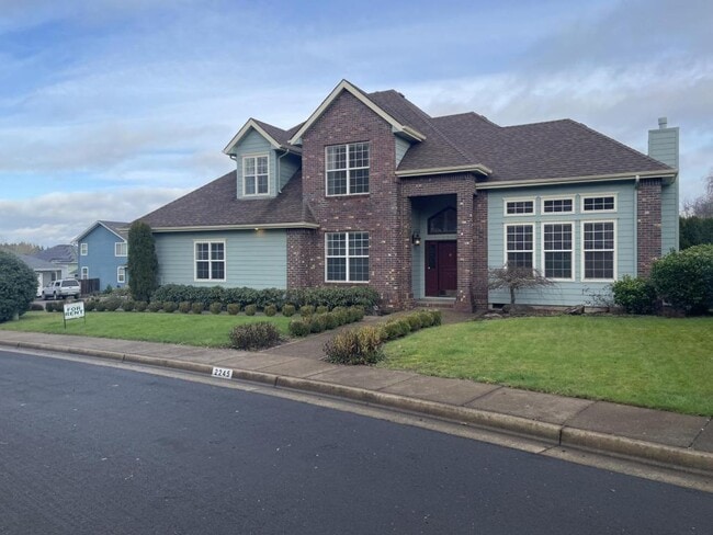 Building Photo - 2245 NW Park Terrace