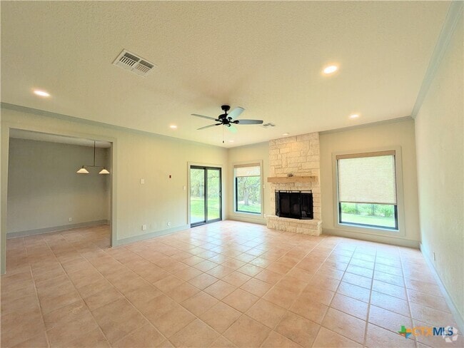 Building Photo - 1437 Colleen Dr Rental