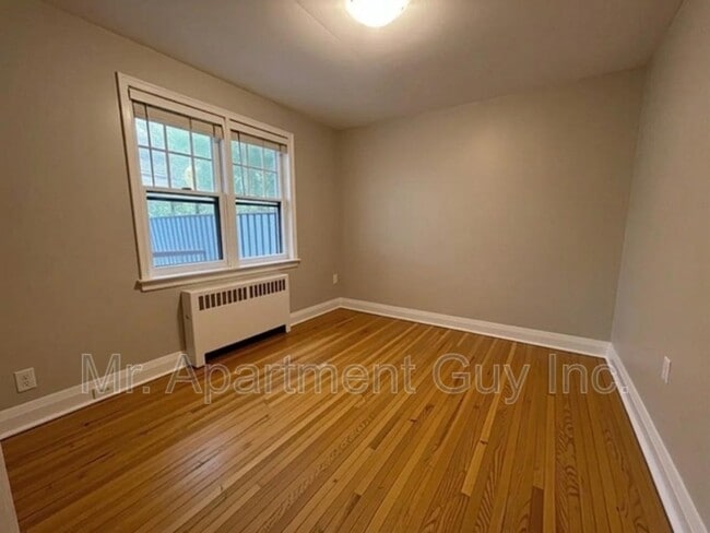 Photo - 16 Kingsway Dr Unit 1