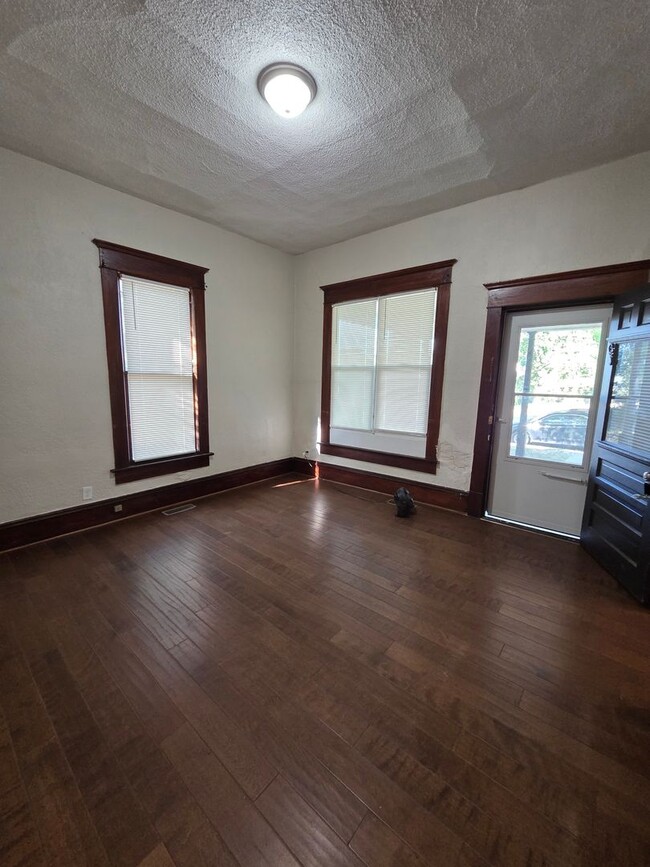 Photo - 1530 S Topeka Ave