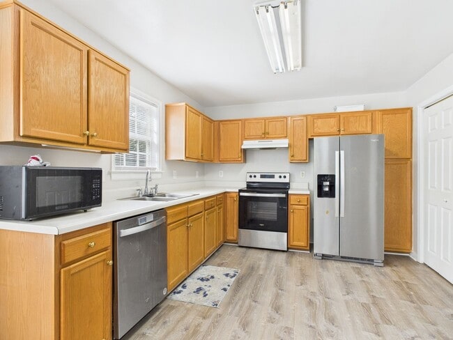 Photo - 6911 Staunton Ave