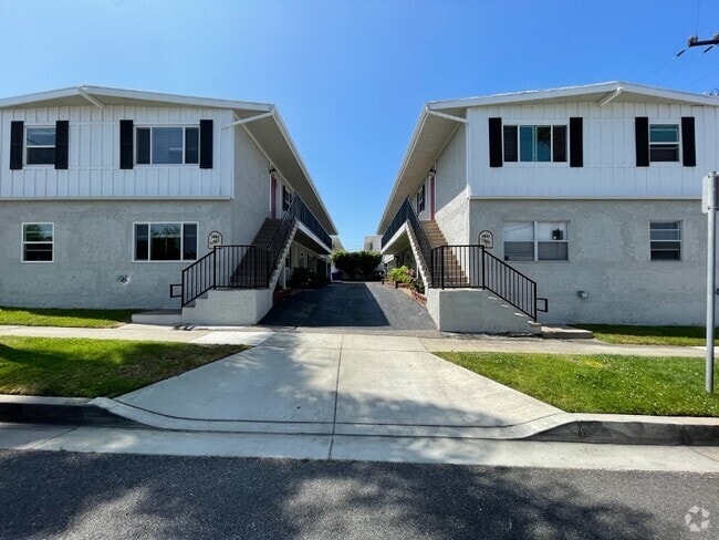 Building Photo - 1802 12th St Unit 2 Rental