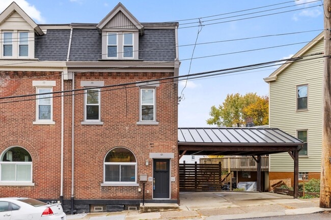 Building Photo - Gorgeous 3 BD/ 2.5 BA Located in Lawrenceville!