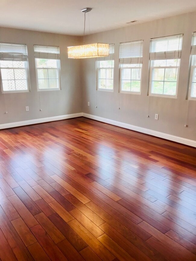 Photo - 1803 Great Falls St