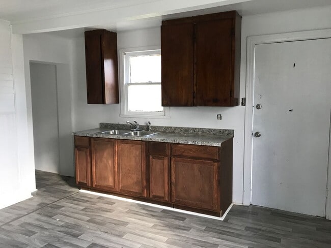 Photo - 3204 Monroe St