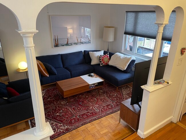 Photo - 3446 Corlear Ave Unidad #1