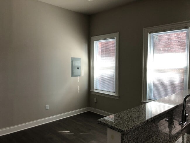 Building Photo - 132 S Beaver St Unit Apt. 2