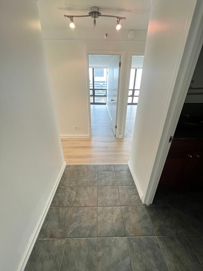 Photo - 10 E Ontario St Unit 4102