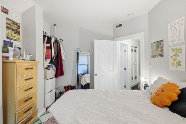 Photo - 20 Symphony Rd Unit 2