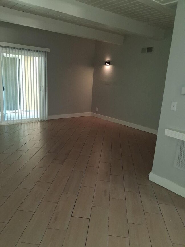 Photo - Lakeside Villa