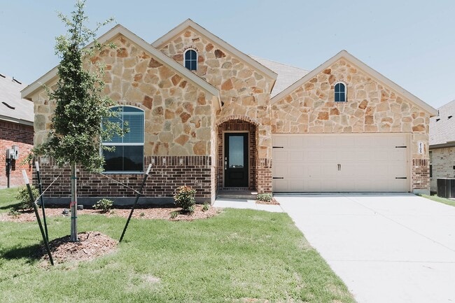 Building Photo - 2105 Martins Pond Rd