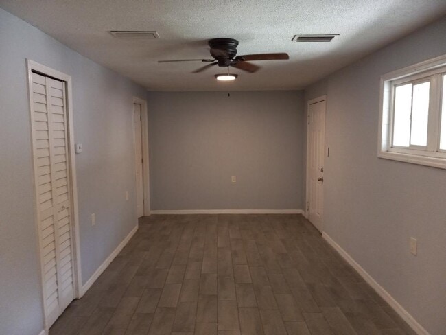 Photo - 6232 62nd Ave N Unidad B