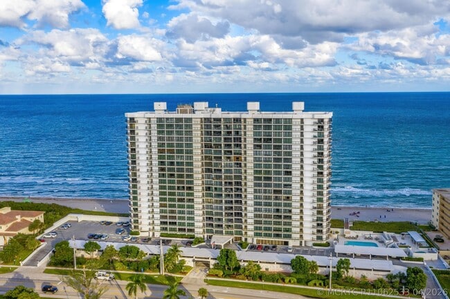 Building Photo - 250 S Ocean Blvd Unit 7e