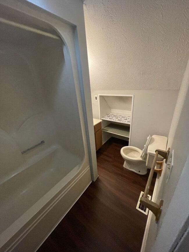 Photo - 4bd 2bth apartment Unit 2