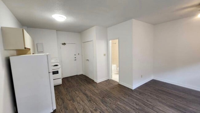 Building Photo - 49 Willow St Unit B2