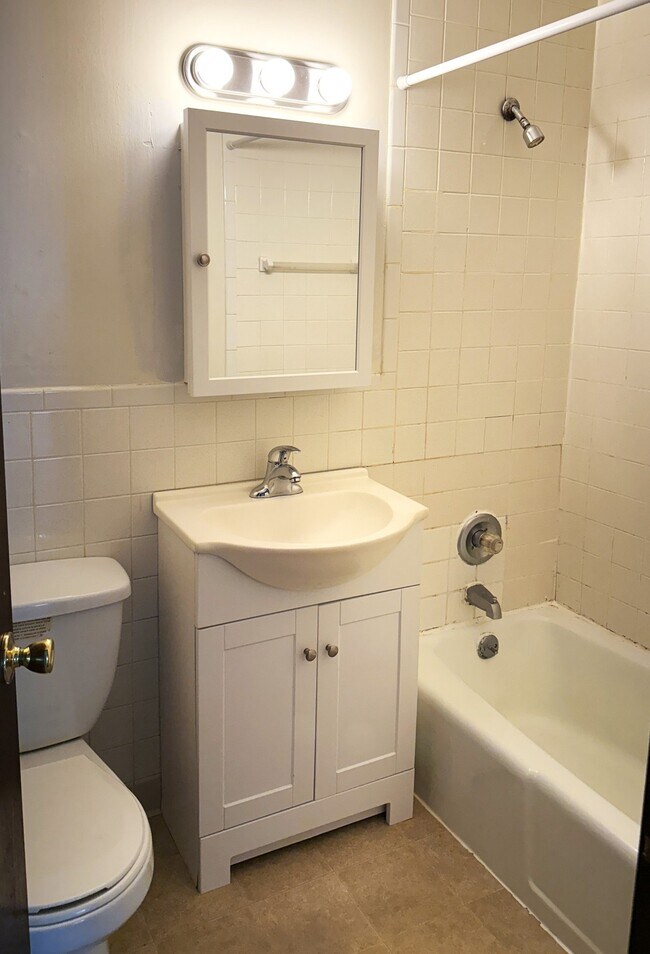 Photo - 39-41 W Washington St Unit 41-103
