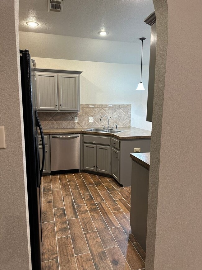 Photo - $2,200.00 Move-in-Special