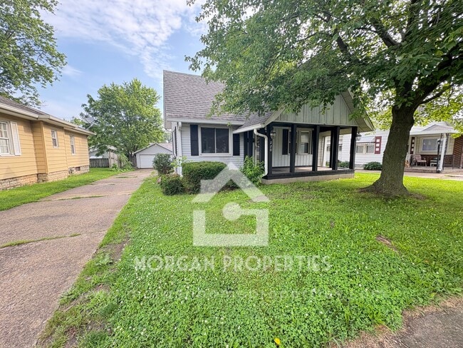 Photo - 220 W 38th St Casa