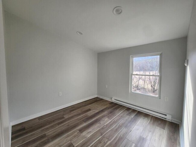 Photo - 251 Samsonville Rd