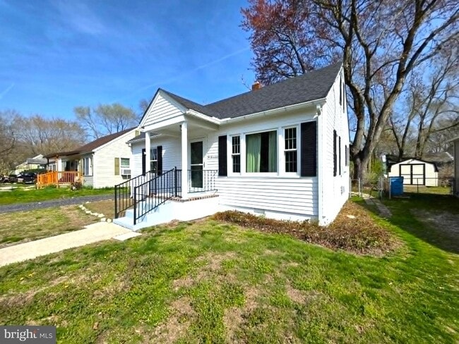 Building Photo - 1017 Tyler Ave