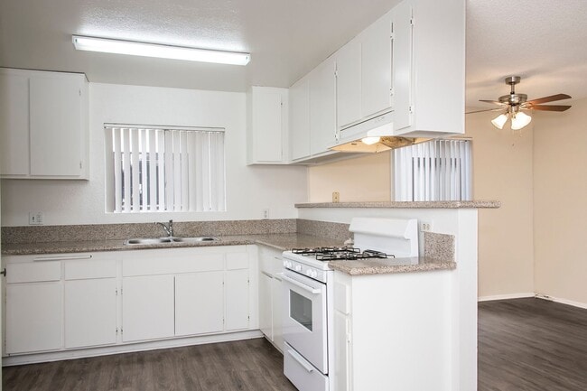 Photo - 1351 Elm Ave