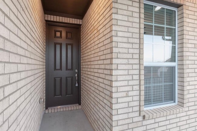 Photo - 309 Barton Oak Trl